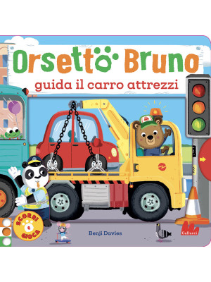 Orsetto Bruno guida il carr...