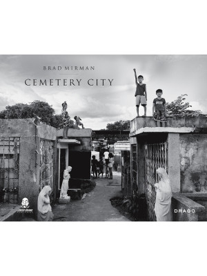 Cemetery City. Ediz. illust...